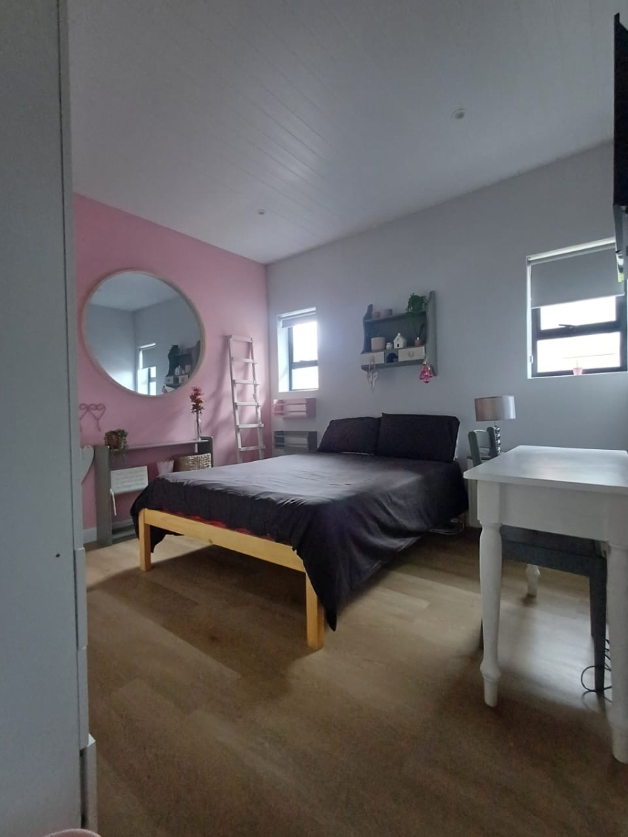 To Let 4 Bedroom Property for Rent in The Hill Western Cape